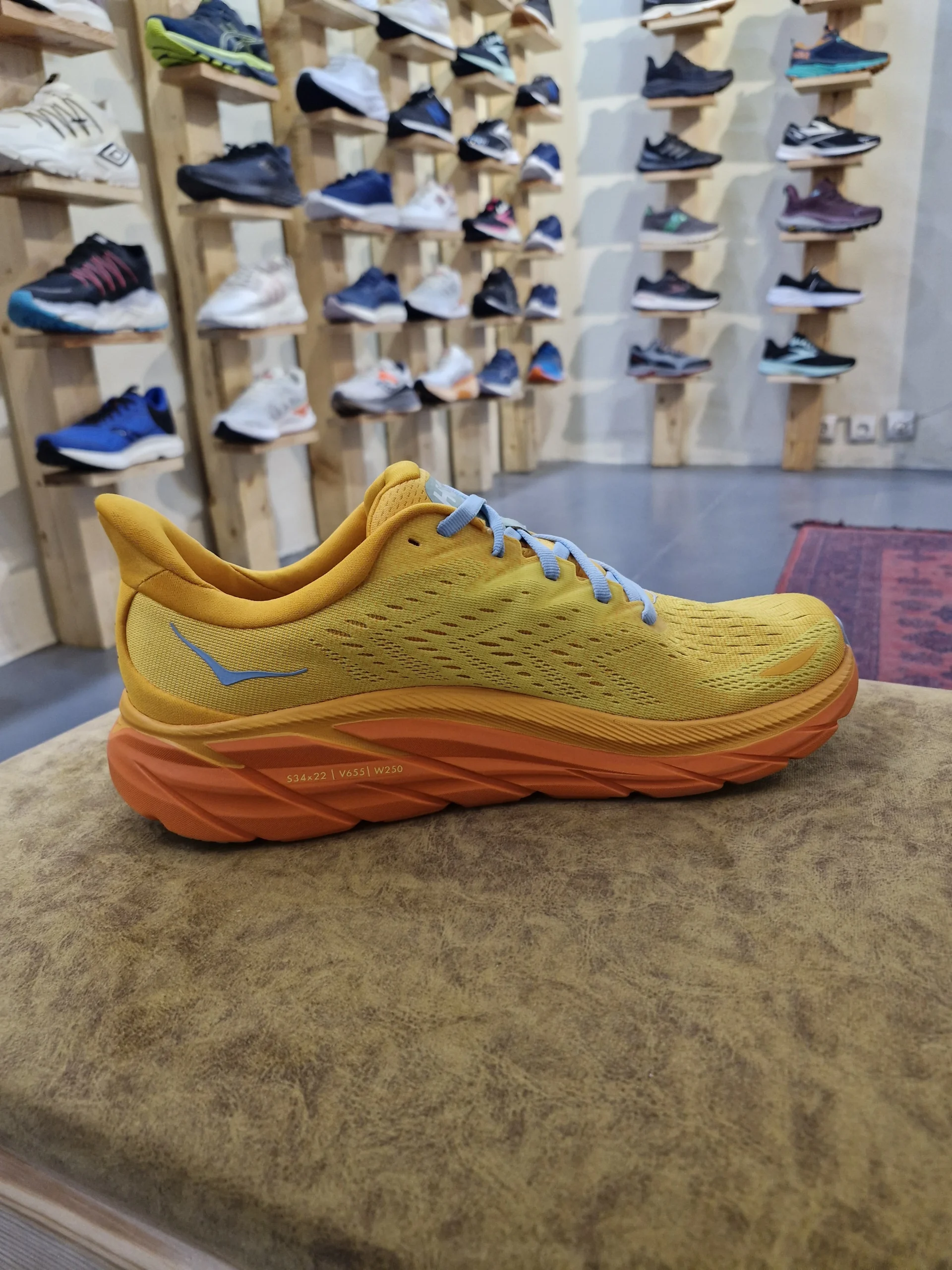 hoka-clifton-8-size43-5-yellow-maize-1119393-rymz-medial-view hoka clifton 8 size43 5 yellow maize 1119393 rymz medial view scaled