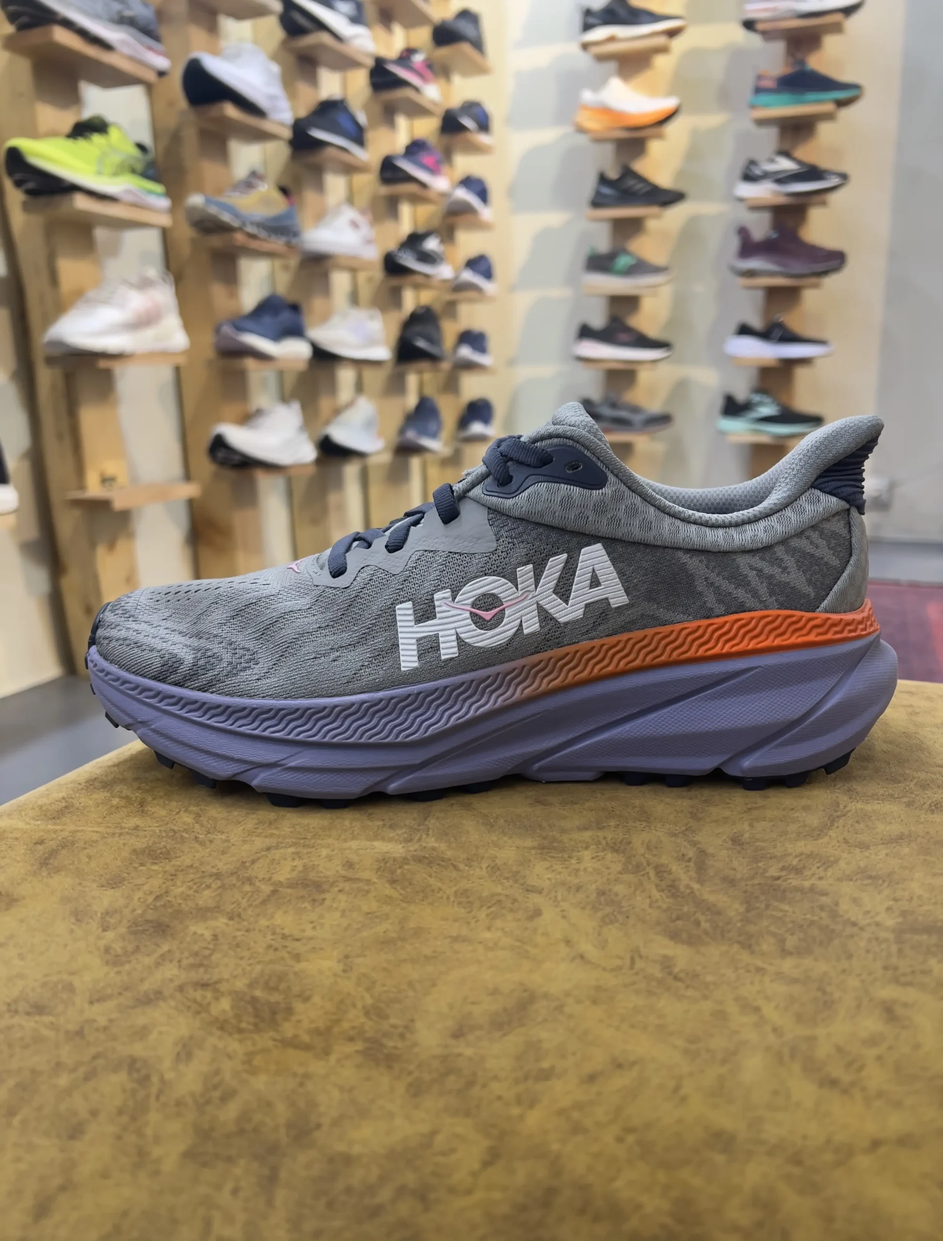 hoka-challenger-atr-7-size40-galactic-grey-wild-indigo-1134498-gyw-lateral-view hoka challenger atr 7 size40 galactic grey wild indigo 1134498 gyw lateral view scaled