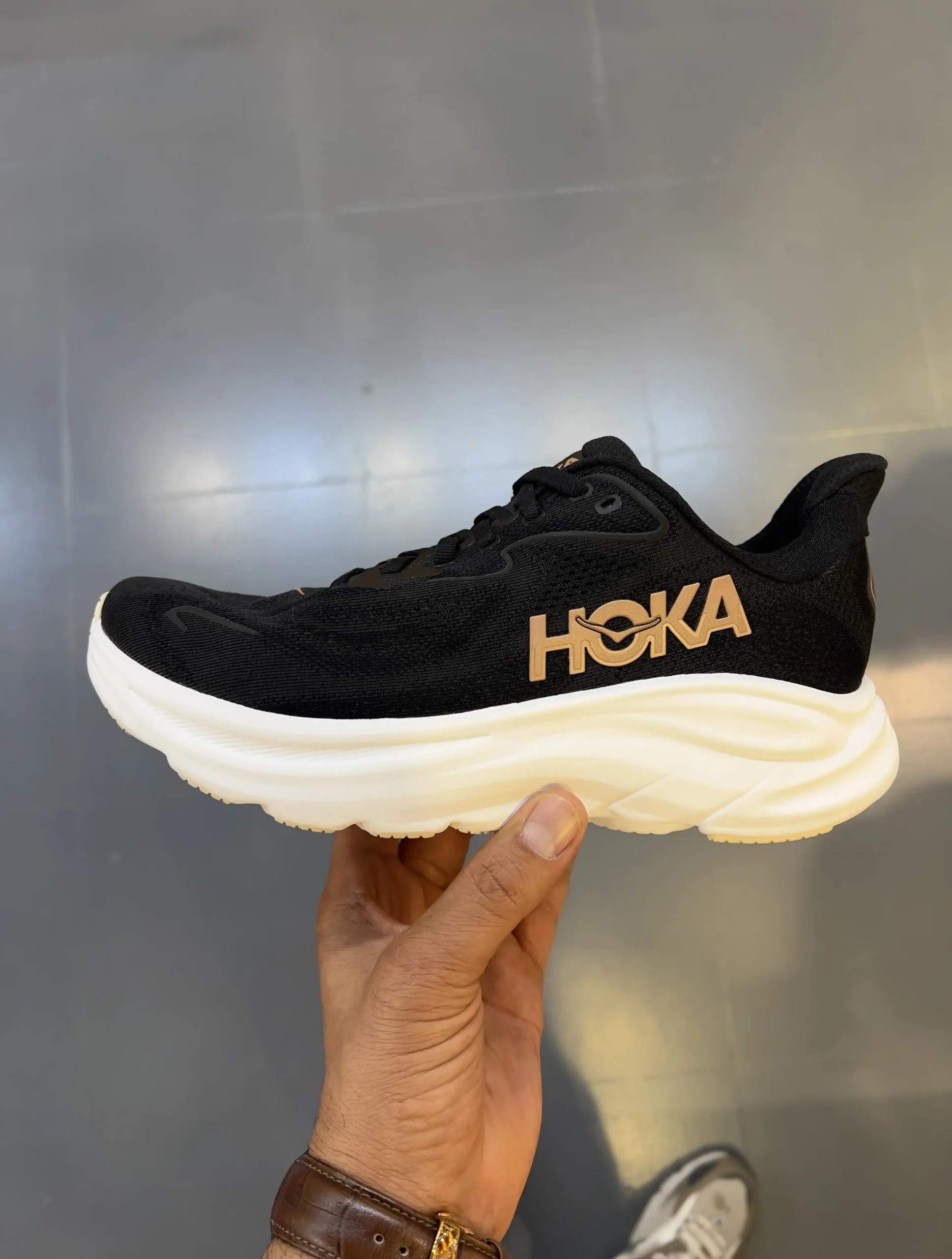 hoka-clifton-10-hand-view hoka clifton 10 hand view 1 scaled