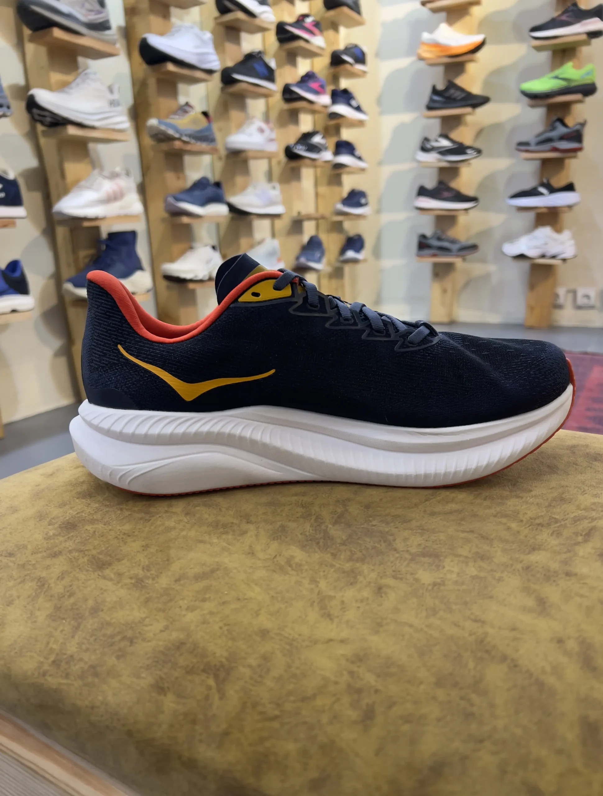 hoka-mach6-1147833-vld-medial-view hoka mach6 1147833 vld medial view scaled