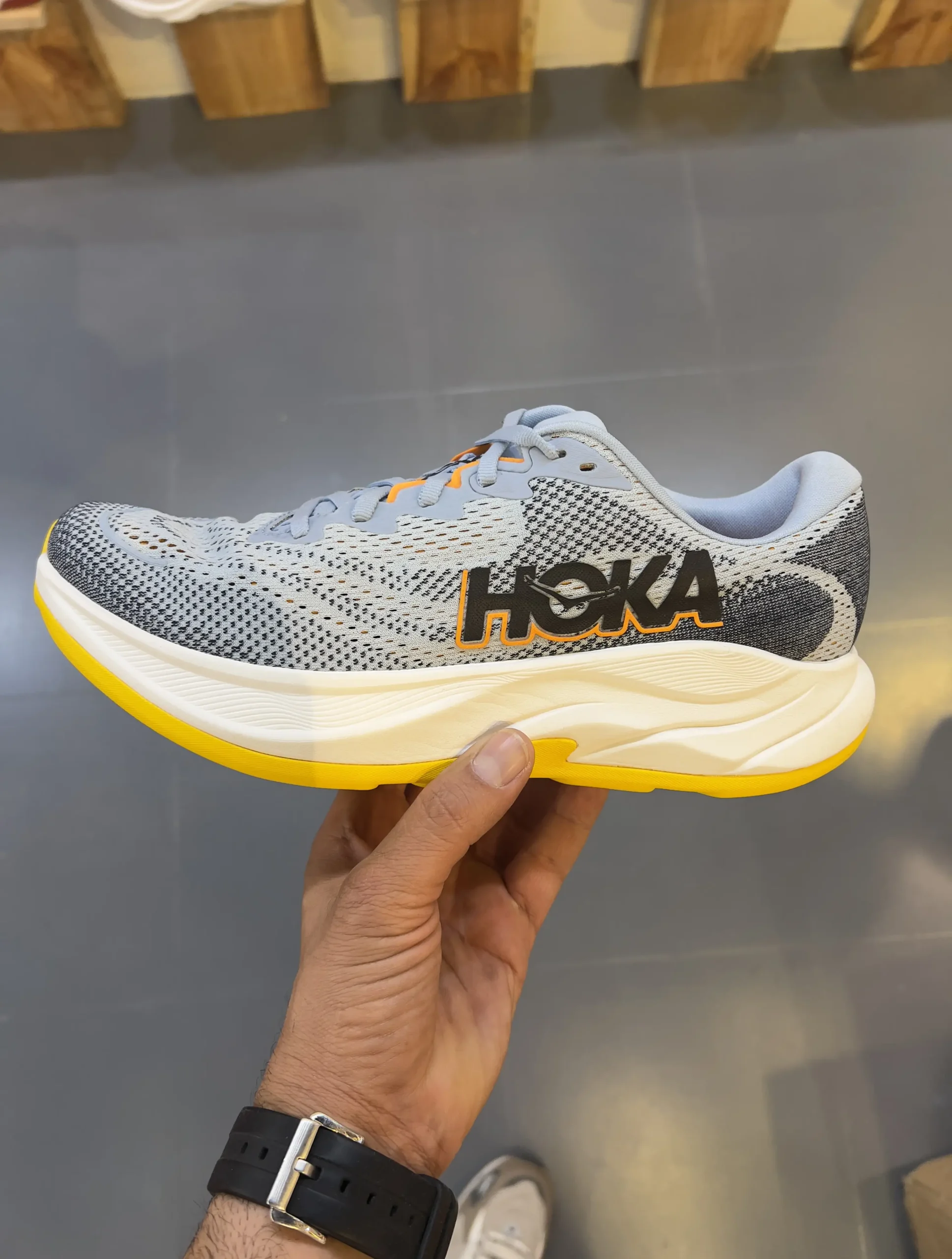 hoka-rincon4-1155130-dln-hand-view hoka rincon4 1155130 dln hand view scaled