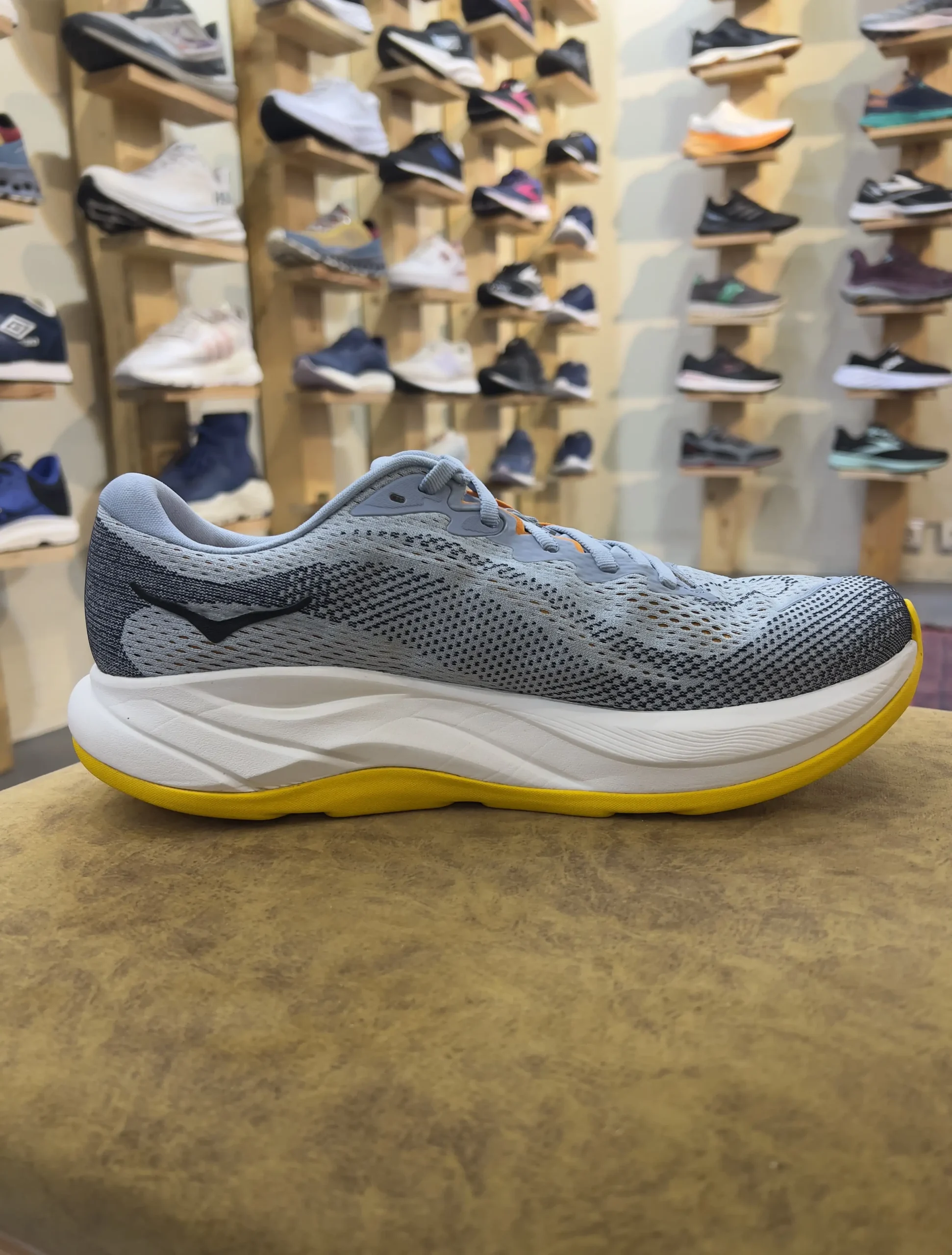 hoka-rincon4-1155130-dln-medial-view hoka rincon4 1155130 dln medial view scaled