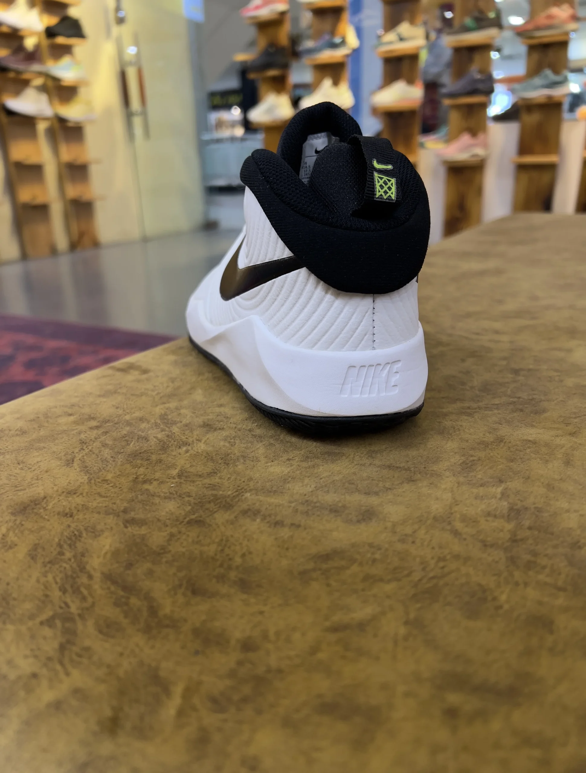 nike-team-hustle-d-9-size39-white-aq4224-100-back-view nike team hustle d 9 size39 white aq4224 100 back view scaled
