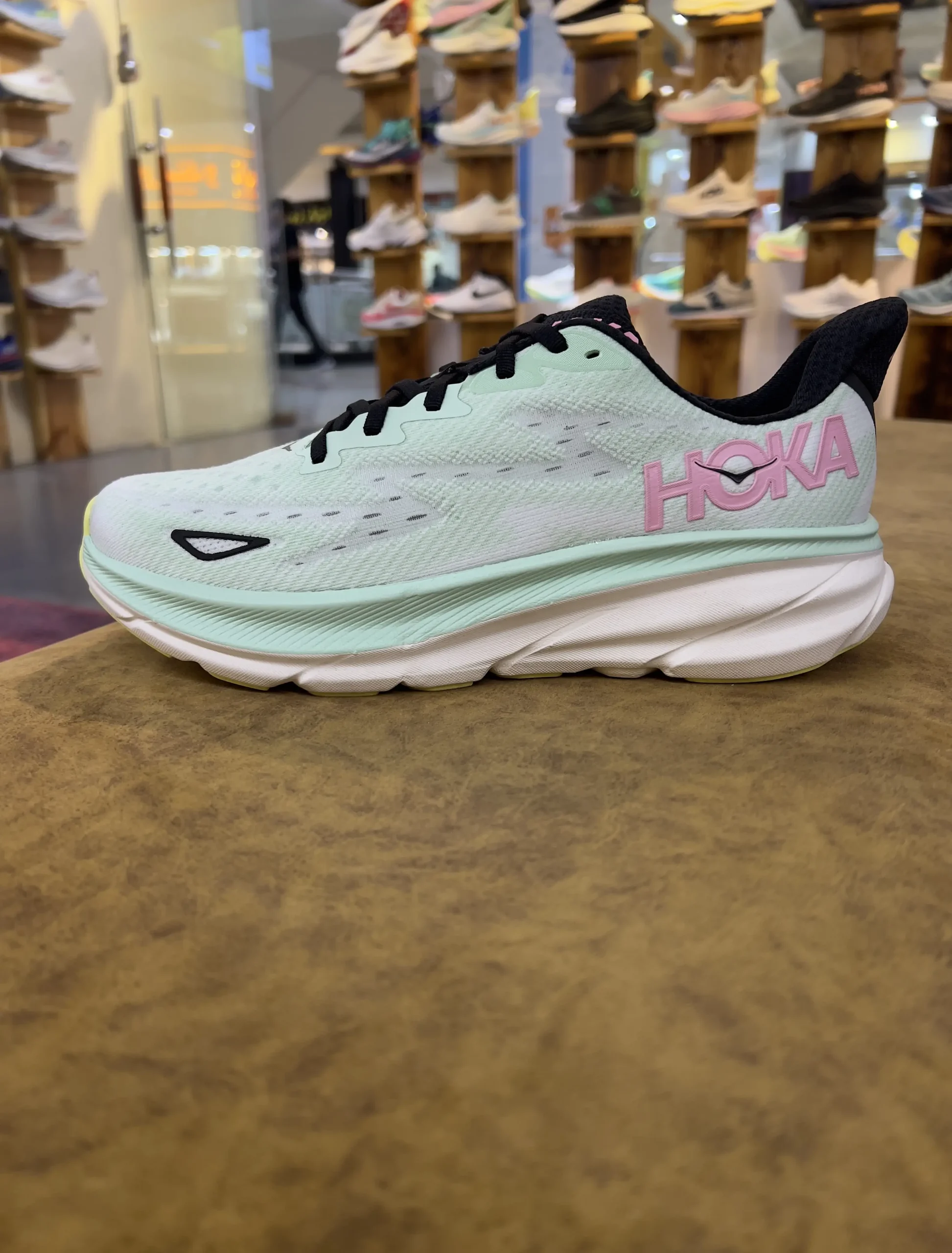 hoka-clifton-9-1127896-mnw-lateral-view hoka clifton 9 1127896 mnw lateral view scaled