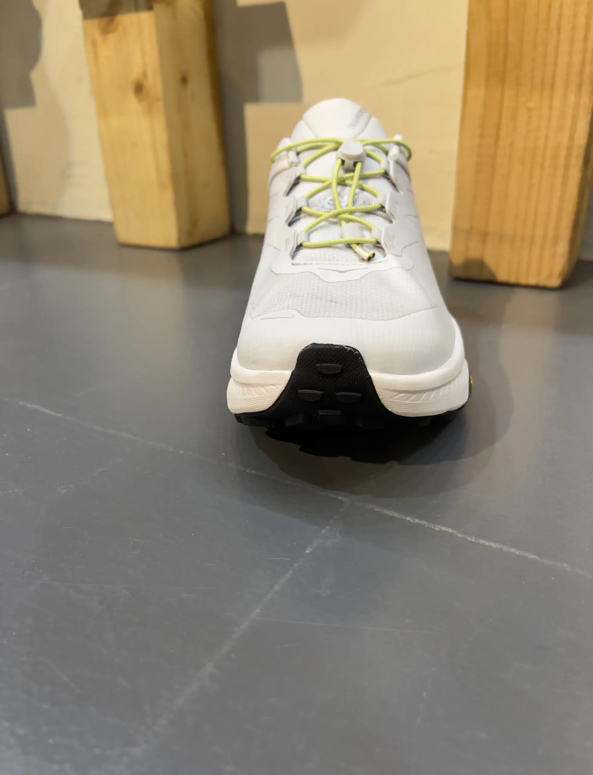 hoka-transport-cosmic-grey-silver-1123154-crys-front-view hoka transport cosmic grey silver 1123154 crys front view