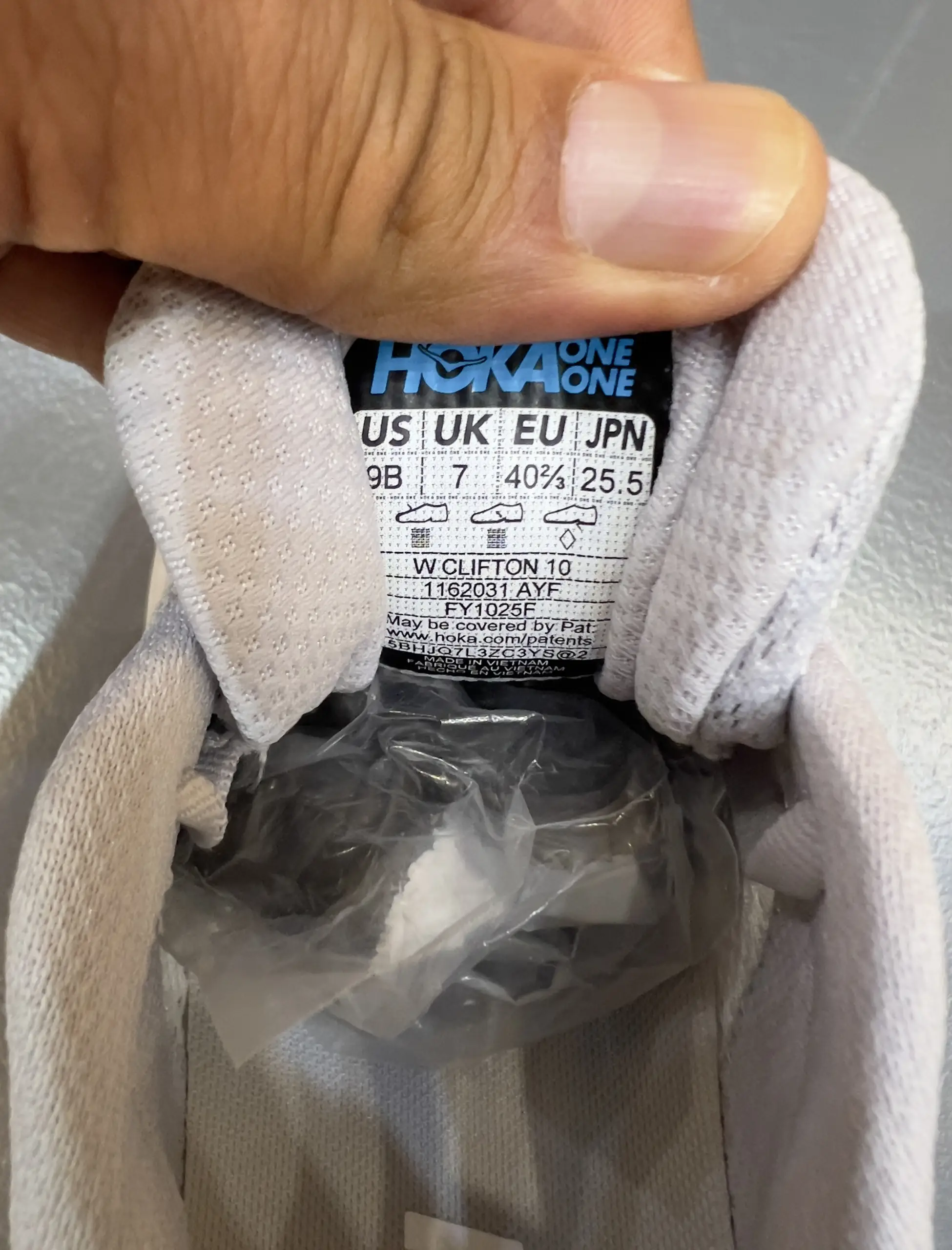 hoka-clifton-10-ash-grey-foggy-grey-1162031-ayf-label-view hoka clifton 10 ash grey foggy grey 1162031 ayf label view