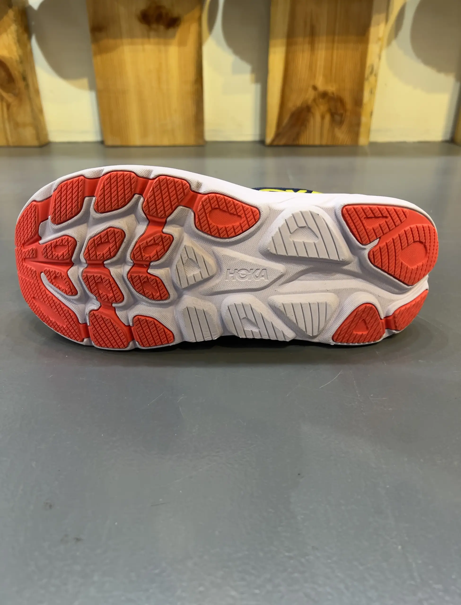 hoka-clifton-10-midnight-blue-starlight-glow-1162050-mlst-bottom-view hoka clifton 10 midnight blue starlight glow 1162050 mlst bottom view